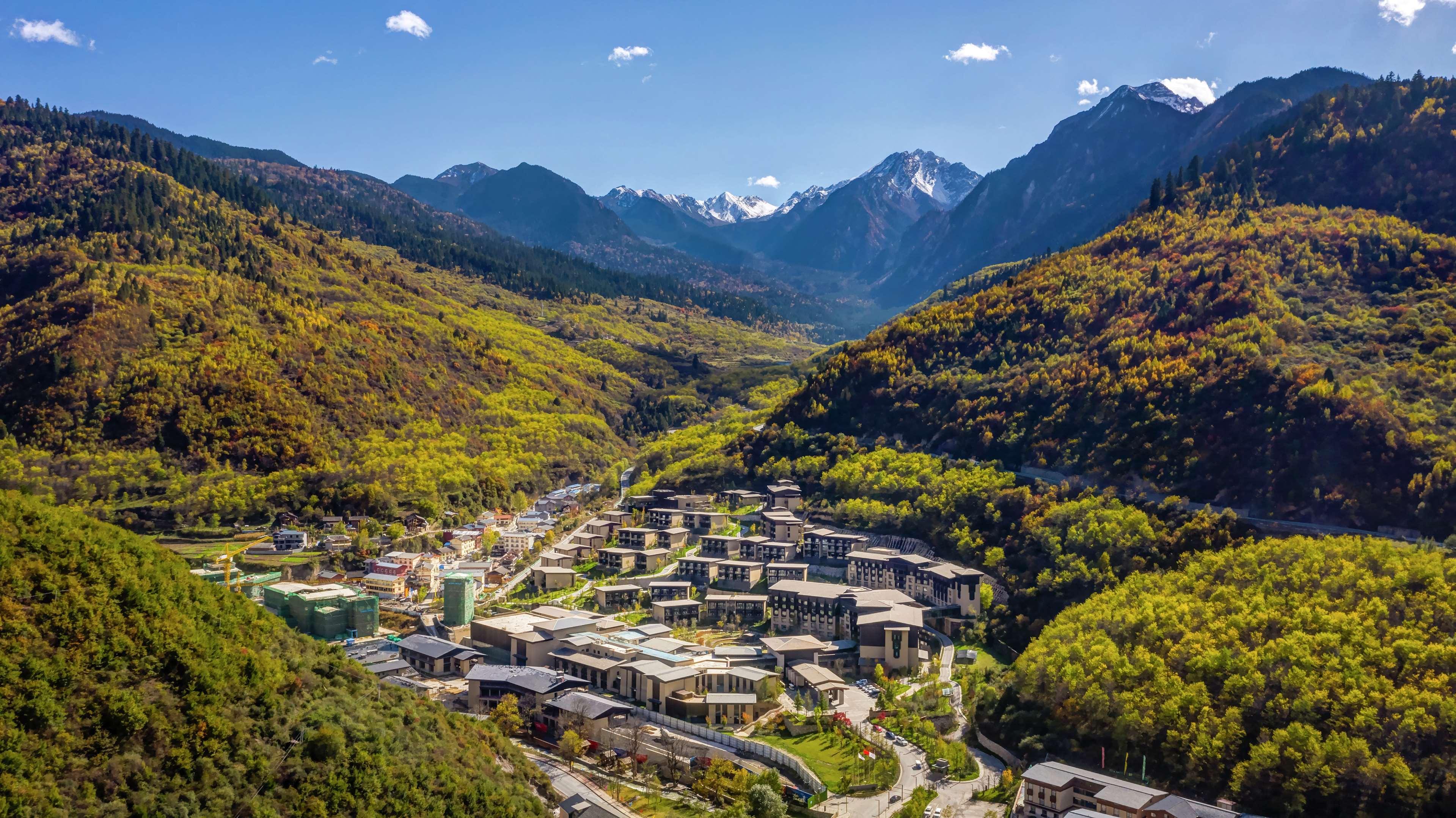 Hilton Jiuzhaigou Resort Zhangzha Town Exteriör bild