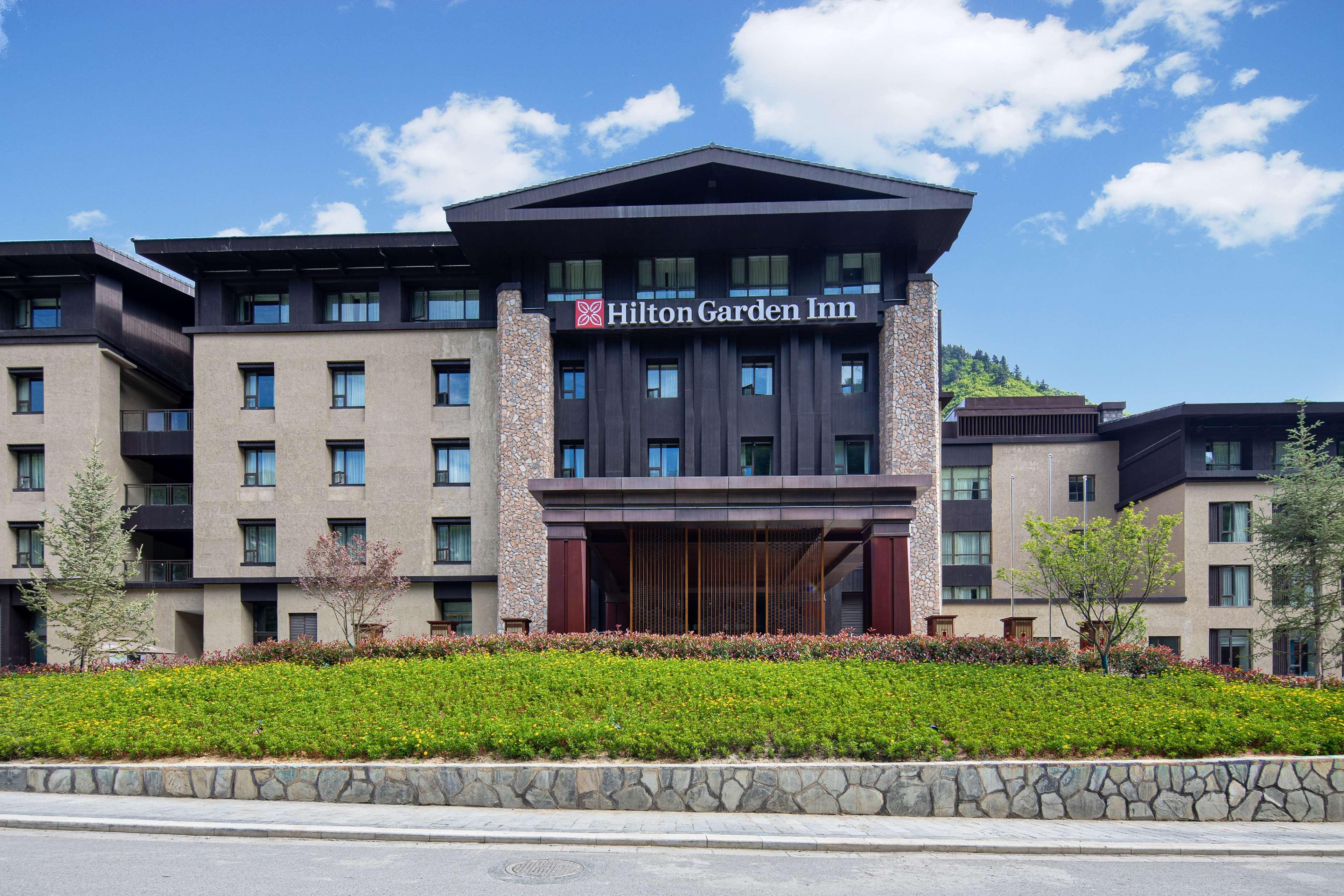 Hilton Jiuzhaigou Resort Zhangzha Town Exteriör bild