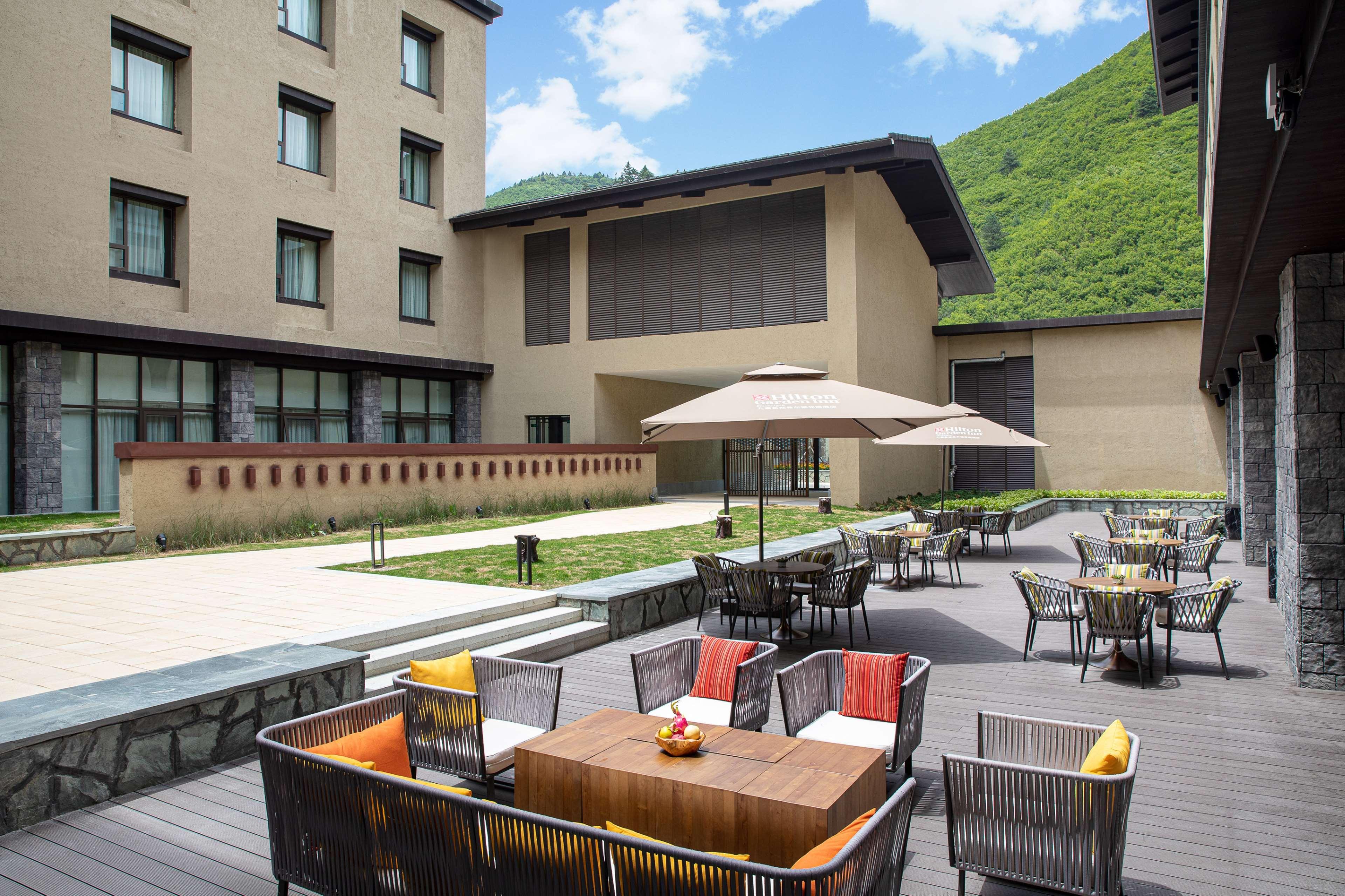 Hilton Jiuzhaigou Resort Zhangzha Town Exteriör bild